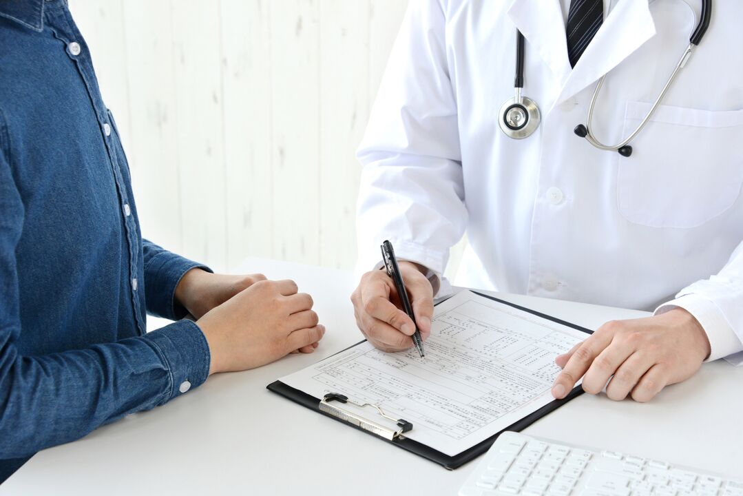 Consulta dun médico por problemas con potencia antes do uso de Eroboost
